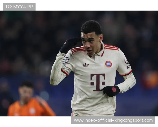 拜仁穆西亚拉穿裆过人后推射洞穿对手防线