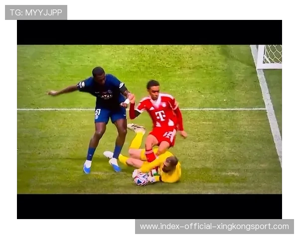 拜仁穆西亚拉高速变向内切完成全场最美过人